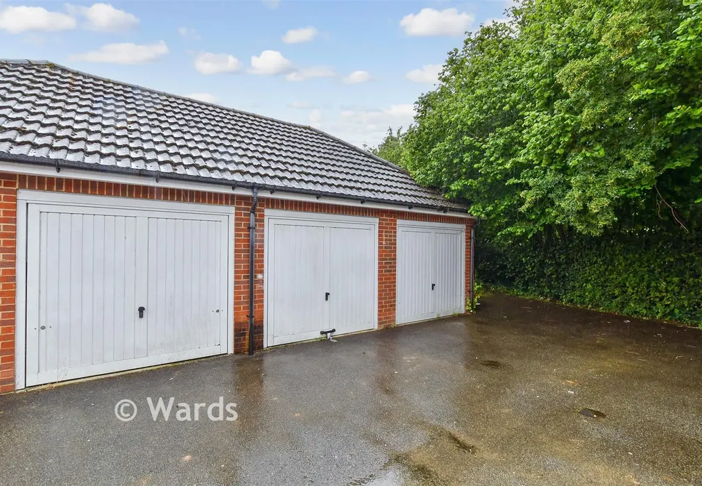 Garage - Roman Way, Boughton Monchelsea, Maidstone, Kent - Wards of Kent