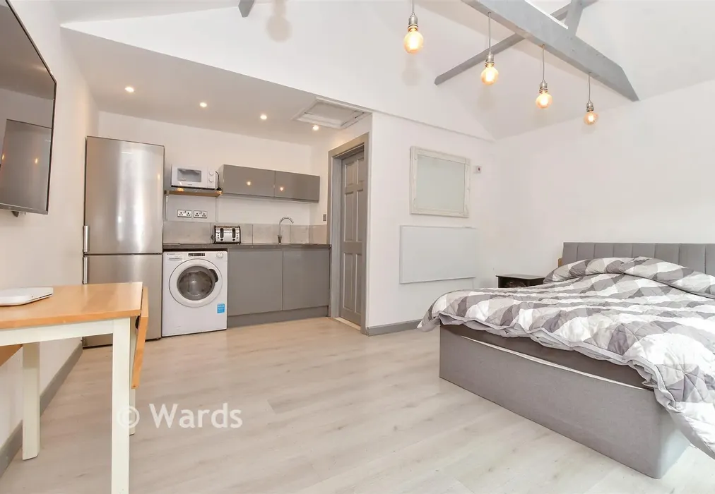 Room 1 - Dover Road, Westcliffe, Kent - Wards of Kent