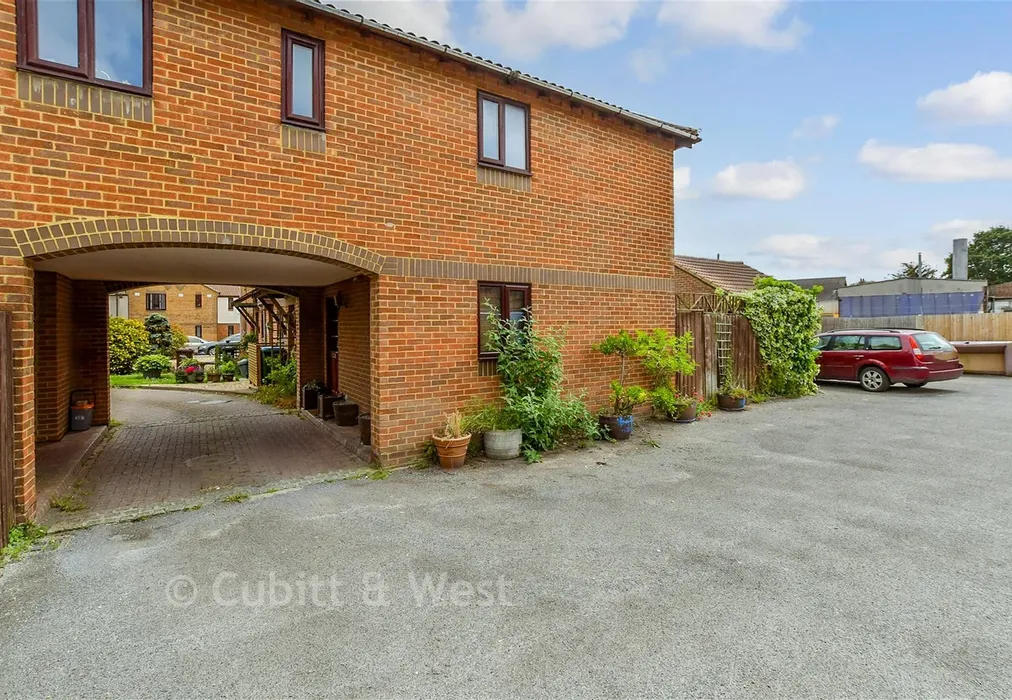 Driveway/Parking - Warren Way, Barnham, West Sussex - Wards of Kent