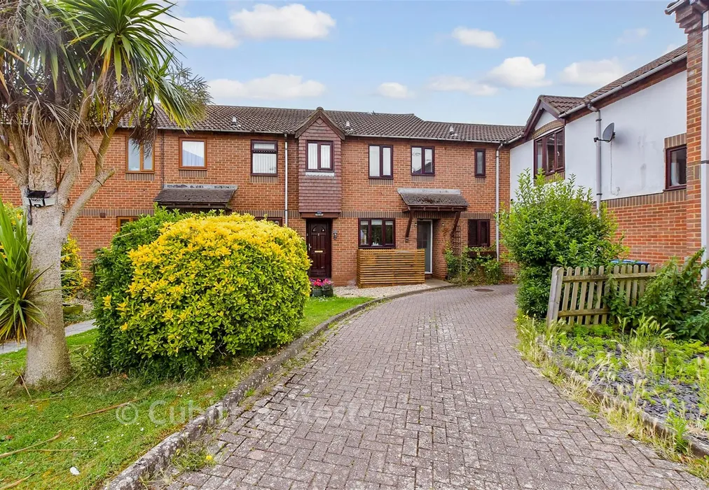 Driveway/Parking - Warren Way, Barnham, West Sussex - Wards of Kent
