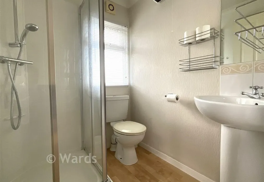 En-Suite - London Road, West Kingsdown, Kent - Wards of Kent