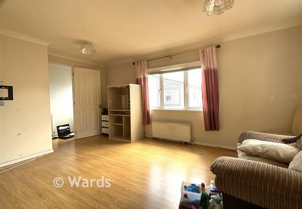 Lounge - London Road, West Kingsdown, Kent - Wards of Kent