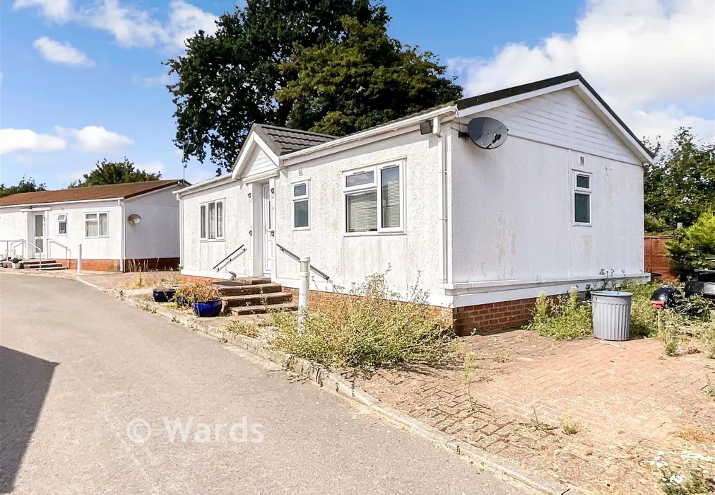 Front - London Road, West Kingsdown, Kent - Wards of Kent