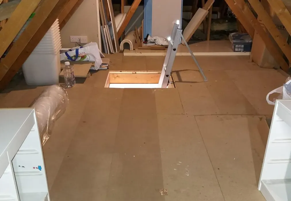 Loft - Green Lane, Redhill, Surrey - Wards of Kent