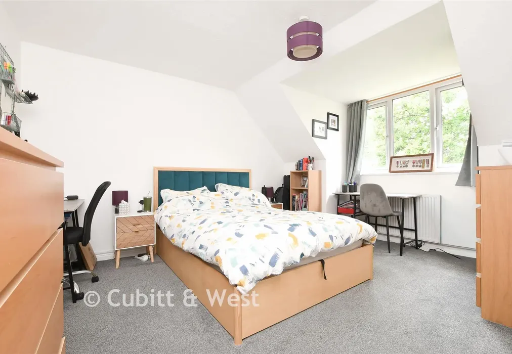 Bedroom 2 - Green Lane, Redhill, Surrey - Wards of Kent