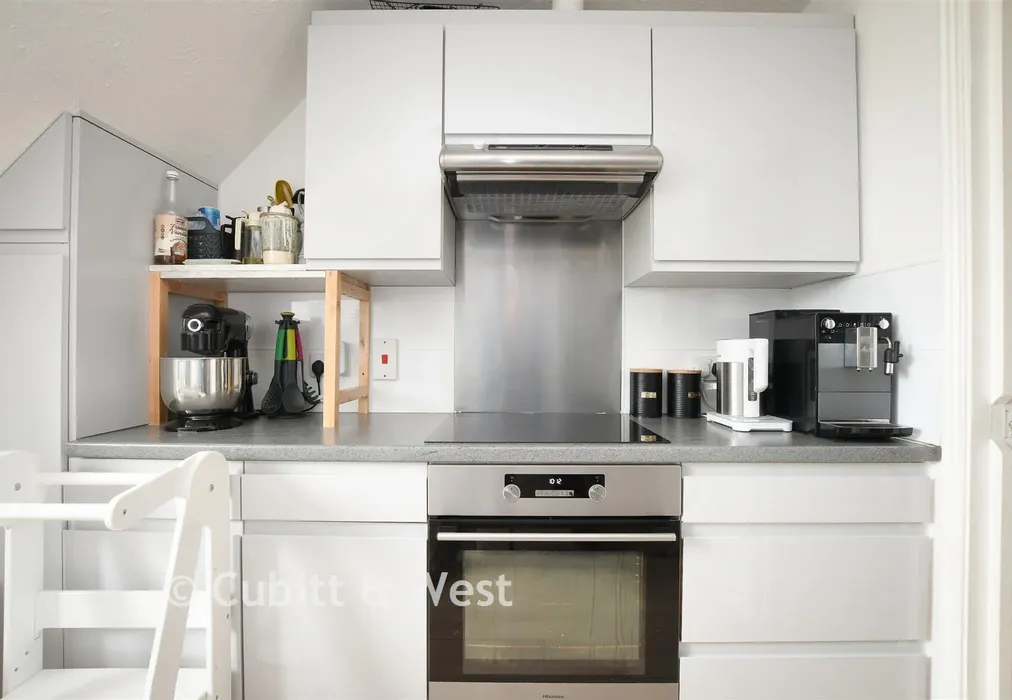Kitchen - Green Lane, Redhill, Surrey - Wards of Kent