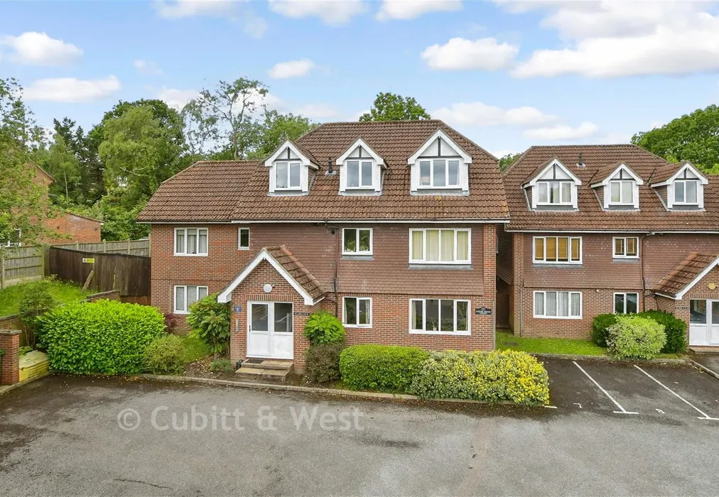 Front Shot - Green Lane, Redhill, Surrey - Wards of Kent
