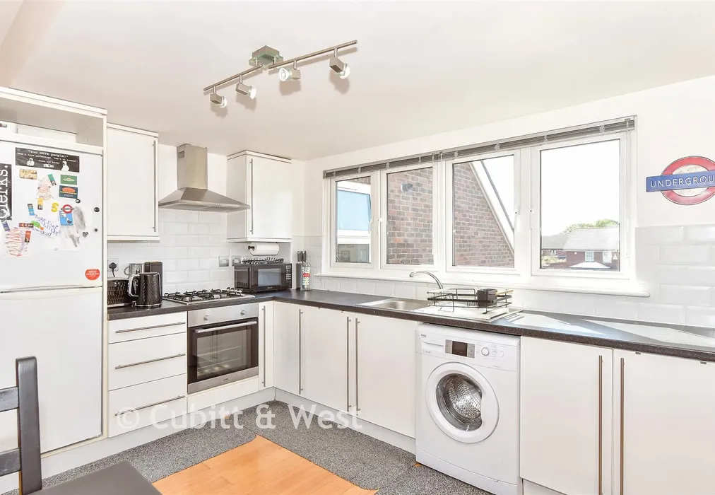 Lounge/Kitchen - Henderson Road, Southsea, Hampshire - Wards of Kent