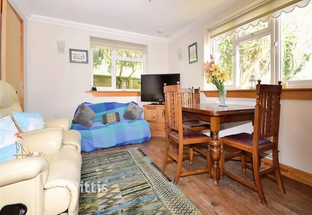Lounge - Morton Old Road, Brading, Isle of Wight - Wards of Kent
