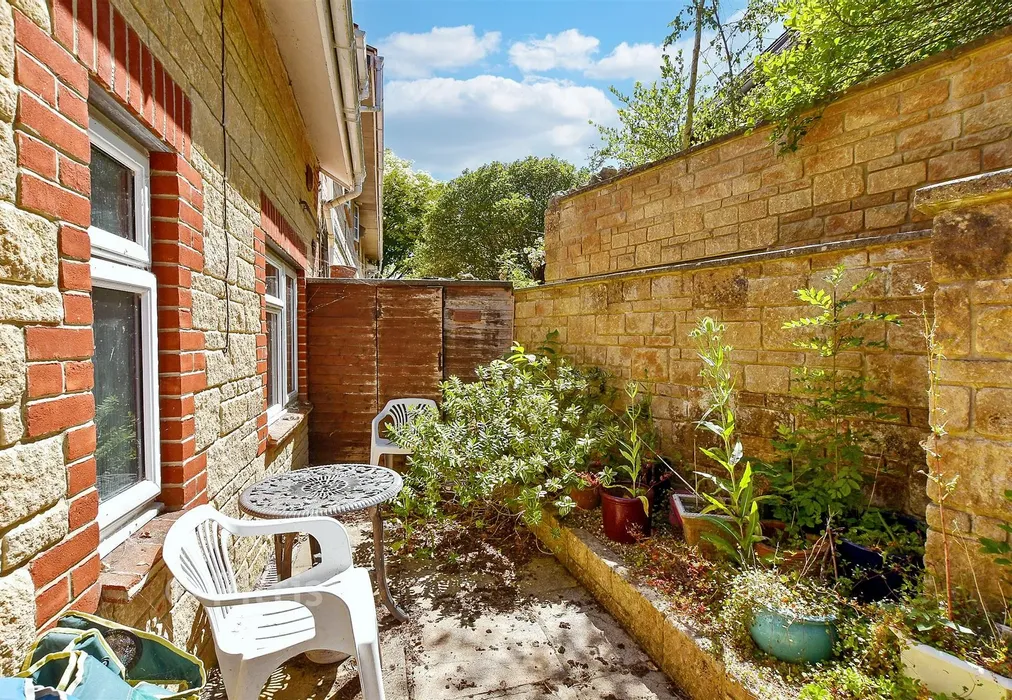 Rear Garden - Morton Old Road, Brading, Isle of Wight - Wards of Kent