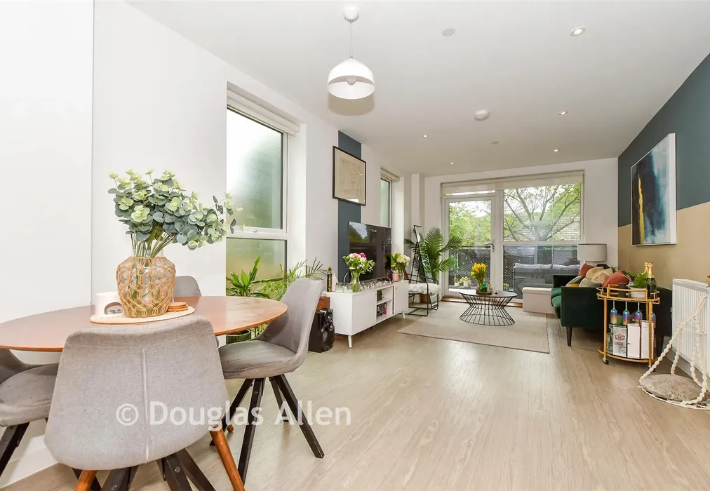 Lounge/Diner - Lena Kennedy Close, Chingford - Wards of Kent