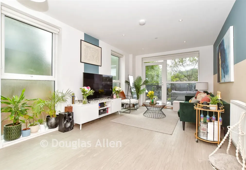 Lounge/Diner - Lena Kennedy Close, Chingford - Wards of Kent