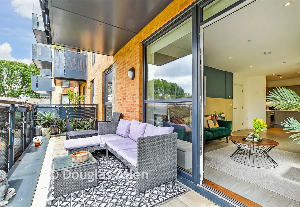 Balcony / Terrace - Lena Kennedy Close, Chingford - Wards of Kent