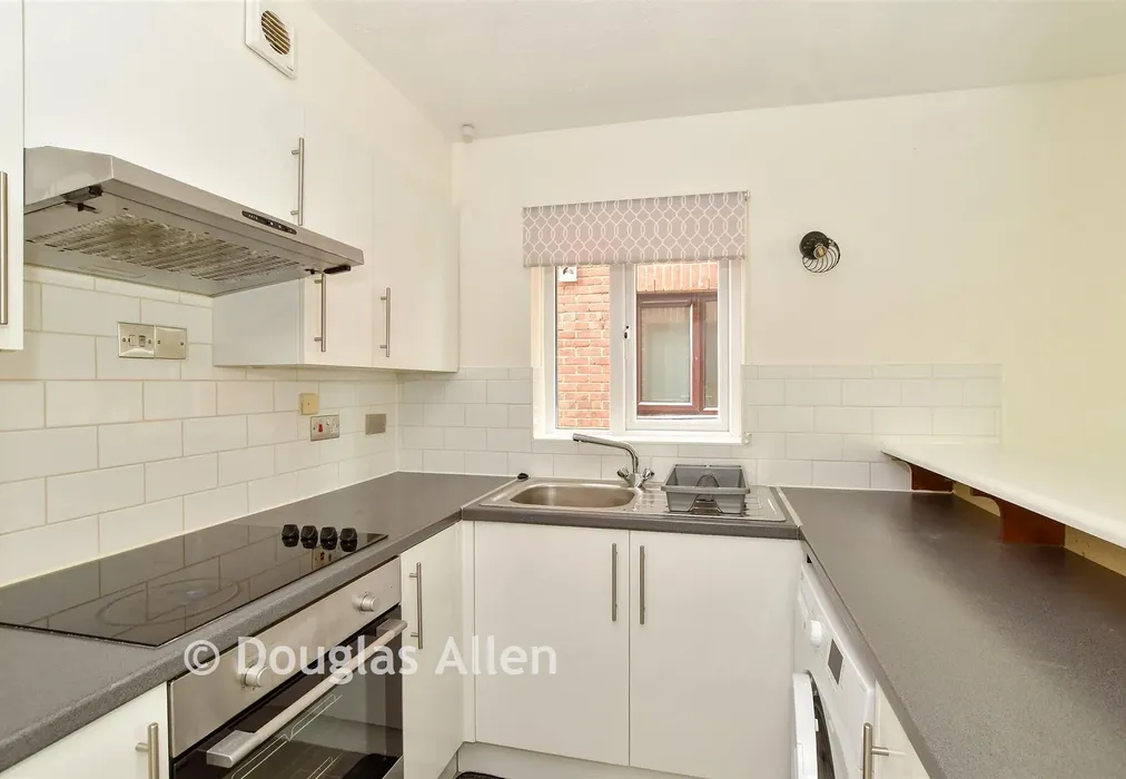 Lounge/Diner/Kitchen - Higham Station Avenue, Chingford - Wards of Kent