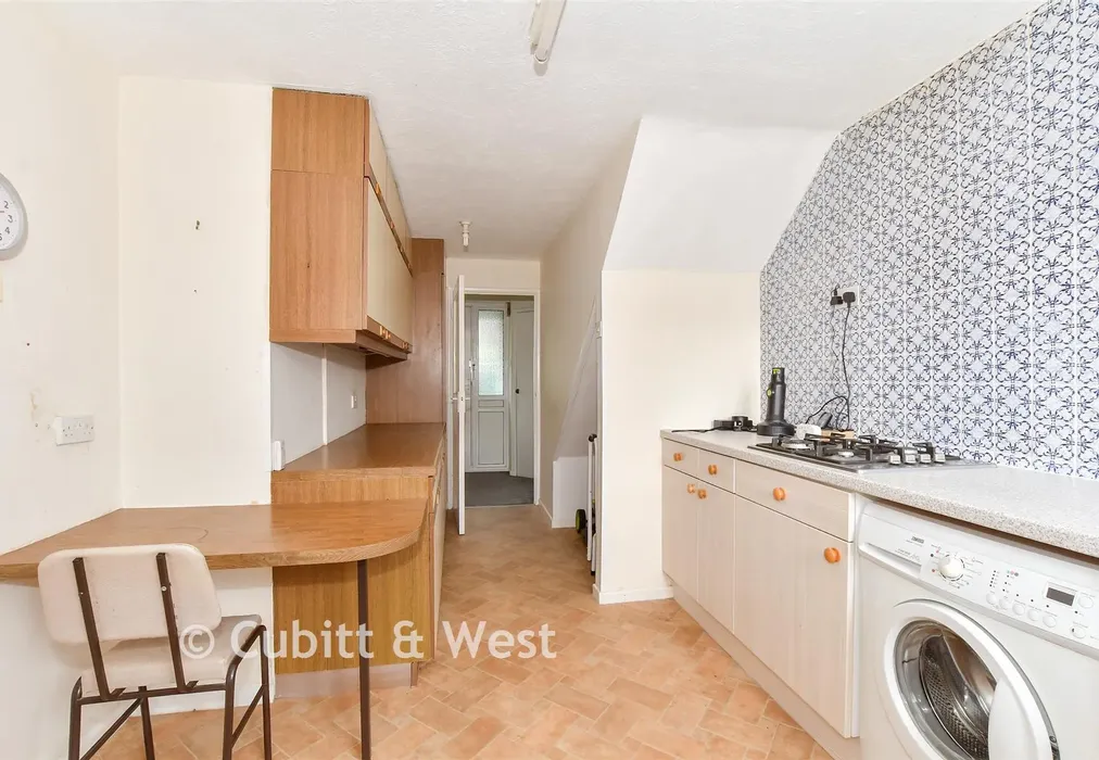 Kitchen - Constable Road, Crawley, West Sussex - Wards of Kent