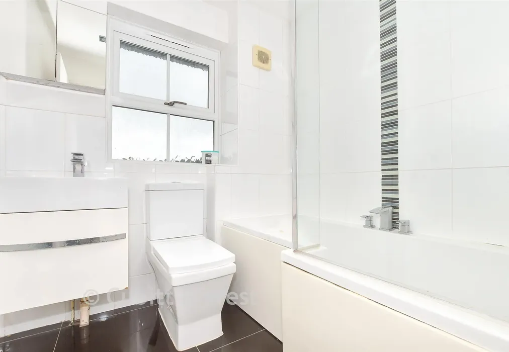 Bathroom - Walker Road, Maidenbower, Crawley, West Sussex - Wards of Kent