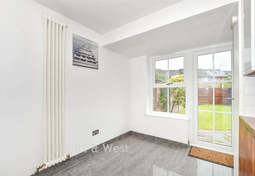 Kitchen/Diner - Walker Road, Maidenbower, Crawley, West Sussex - Wards of Kent