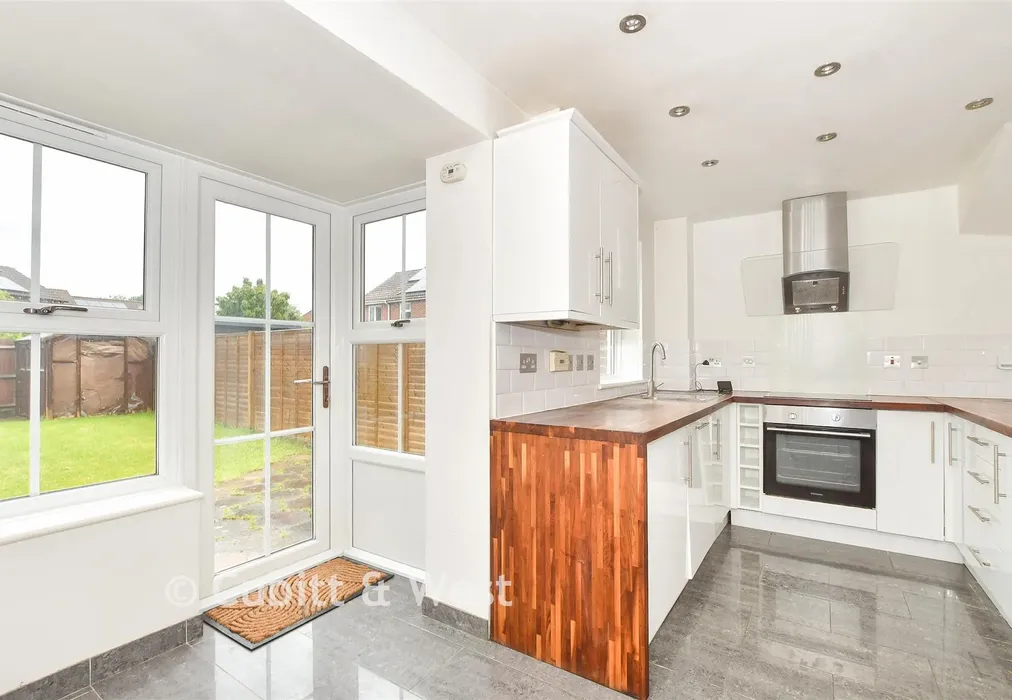 Kitchen/Diner - Walker Road, Maidenbower, Crawley, West Sussex - Wards of Kent