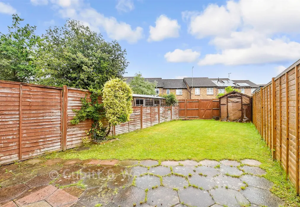 Rear Garden - Walker Road, Maidenbower, Crawley, West Sussex - Wards of Kent