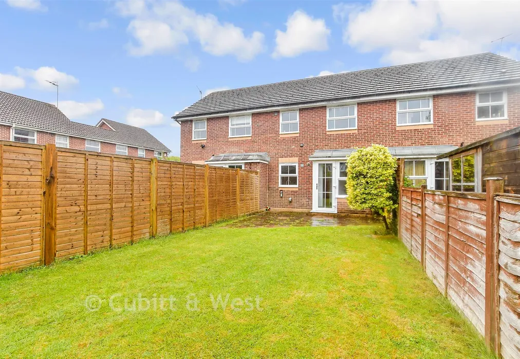 Rear Garden - Walker Road, Maidenbower, Crawley, West Sussex - Wards of Kent