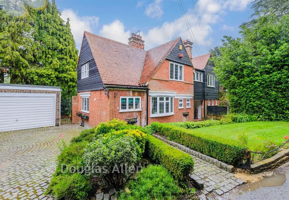 External (Web) - Woodbury Hill, Loughton, Essex - Wards of Kent