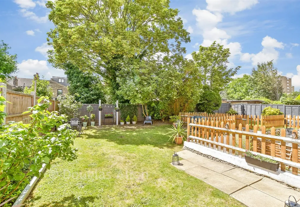Communal Gardens - Whitney Road, Leyton - Wards of Kent