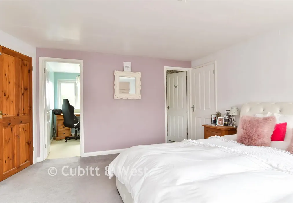 Bedroom 1 - Downs Valley Road, Woodingdean, East Sussex - Wards of Kent