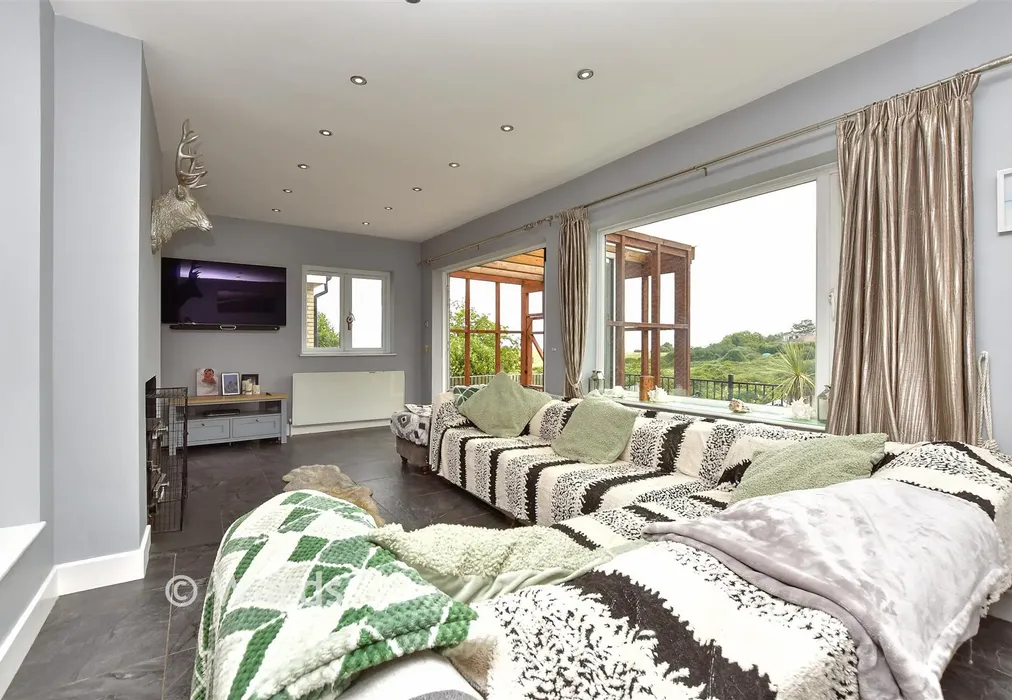 Lounge/Dining Area - Baldwin Road, Minster-On-Sea, Kent - Wards of Kent