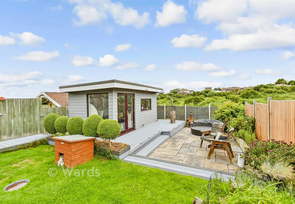 Rear Garden - Baldwin Road, Minster-On-Sea, Kent - Wards of Kent