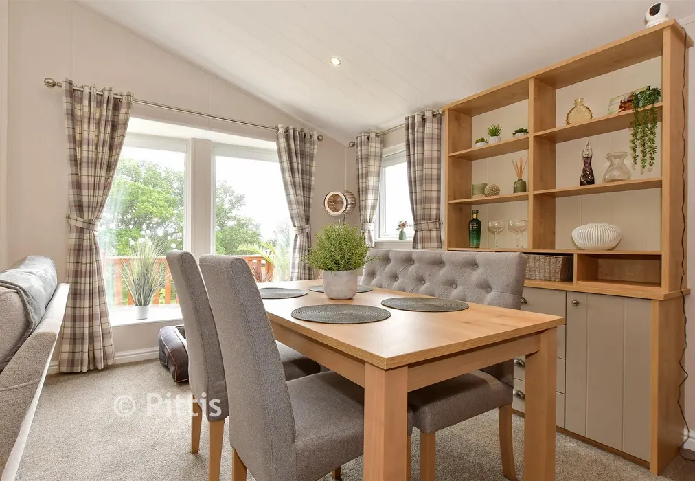 Kitchen Living Room - Carters Road, Upton, Ryde, Isle of Wight - Wards of Kent