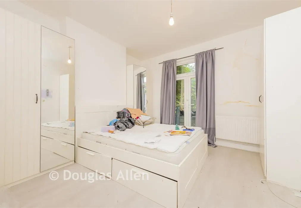 Bedroom 2 - Warwick Gardens, Ilford, Essex - Wards of Kent