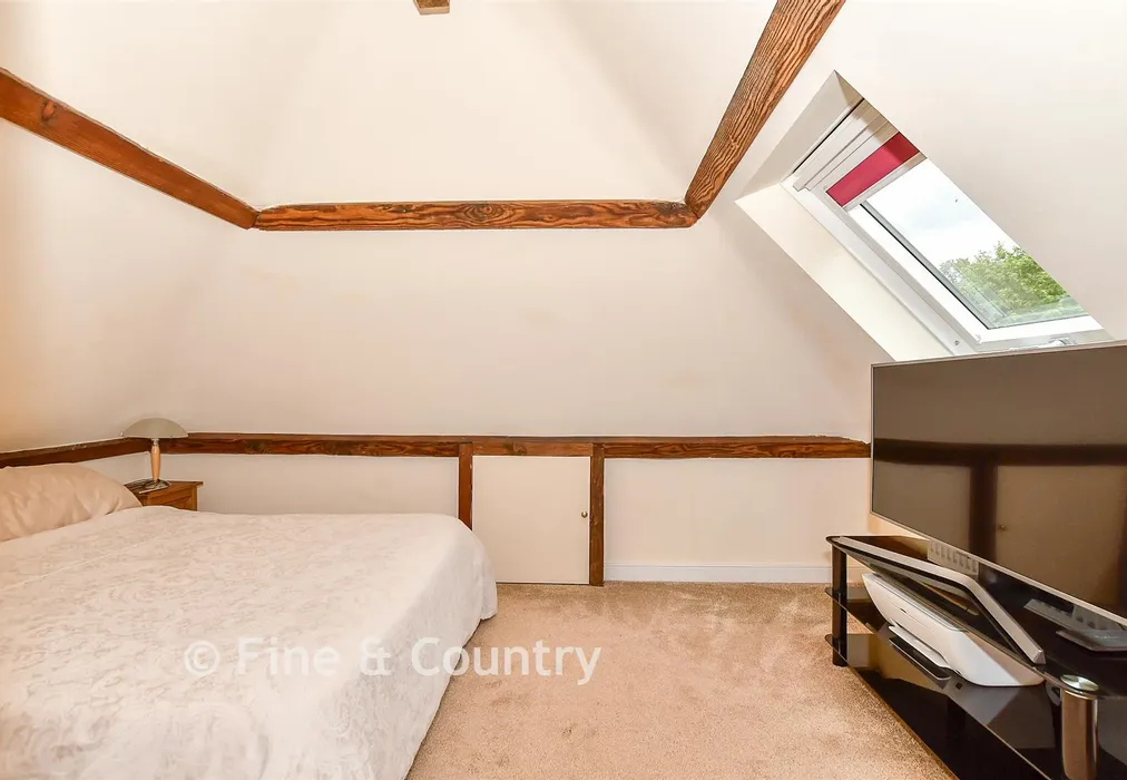 Bedroom 1 - Possingworth Close, Cross In Hand, Uckfield, East Sussex - Wards of Kent