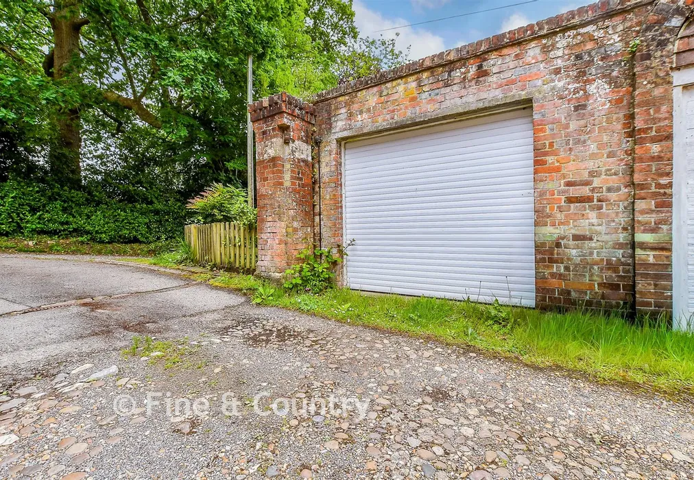 Garage - Possingworth Close, Cross In Hand, Uckfield, East Sussex - Wards of Kent