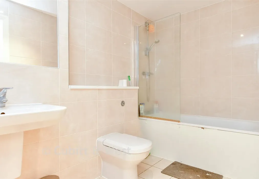 Bathroom - Dyke Road, Brighton, East Sussex - Wards of Kent