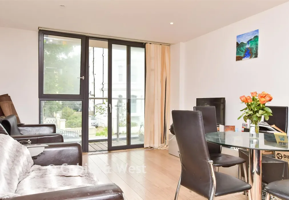 Lounge/ Kitchen/ Diner - Dyke Road, Brighton, East Sussex - Wards of Kent