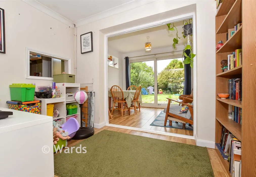 Internal Lifestyle Photograph - Wife Of Bath Hill, Canterbury, Kent - Wards of Kent