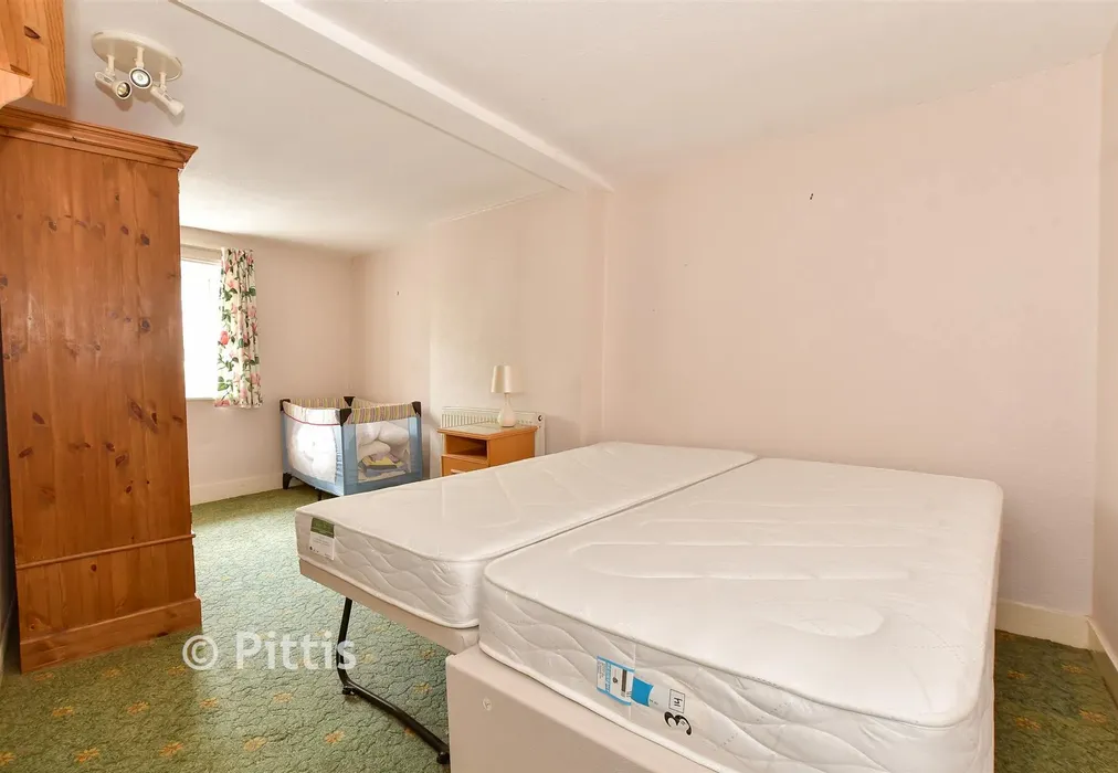 Bedroom 2 - High Street, Ventnor, Isle of Wight - Wards of Kent