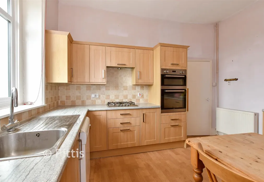 Kitchen - High Street, Ventnor, Isle of Wight - Wards of Kent