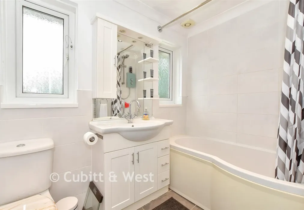 Bathroom - Dockenfield Close, Havant, Hampshire - Wards of Kent