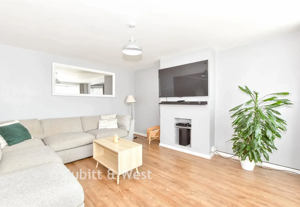 Lounge - Dockenfield Close, Havant, Hampshire - Wards of Kent