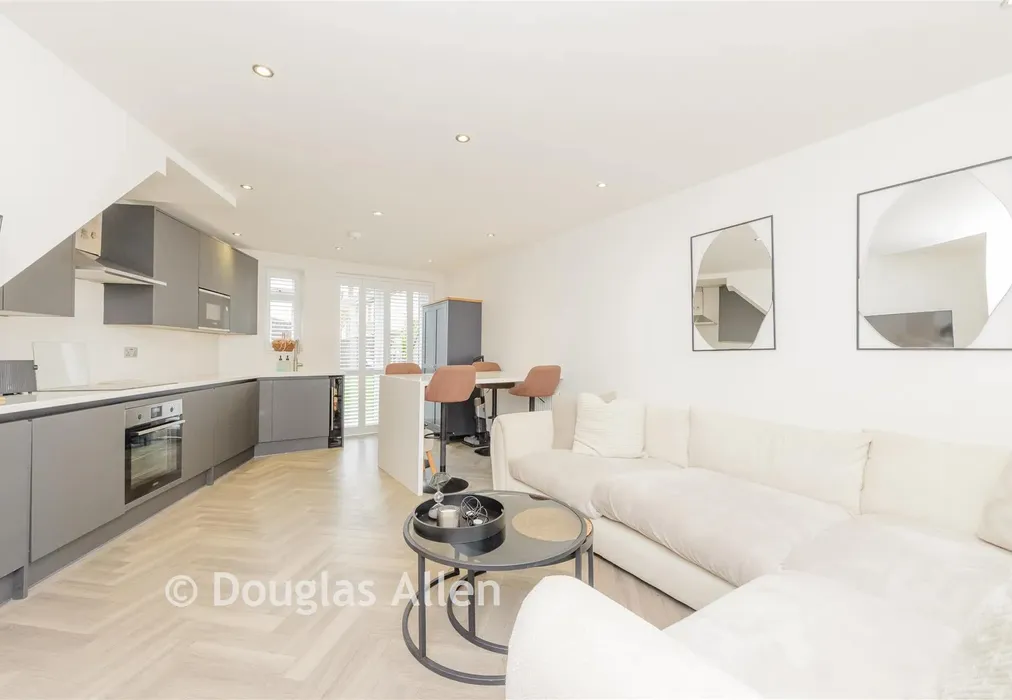 Lounge/Diner/  Kitchen - Arrowsmith Path, Chigwell, Essex - Wards of Kent