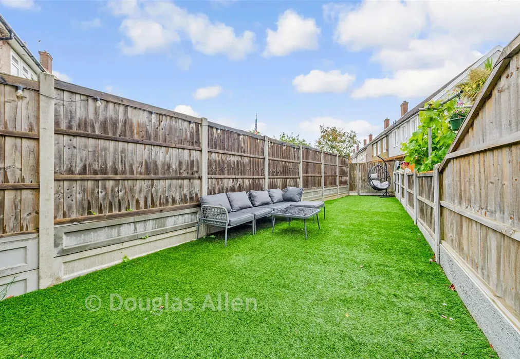 Rear Garden - Arrowsmith Path, Chigwell, Essex - Wards of Kent