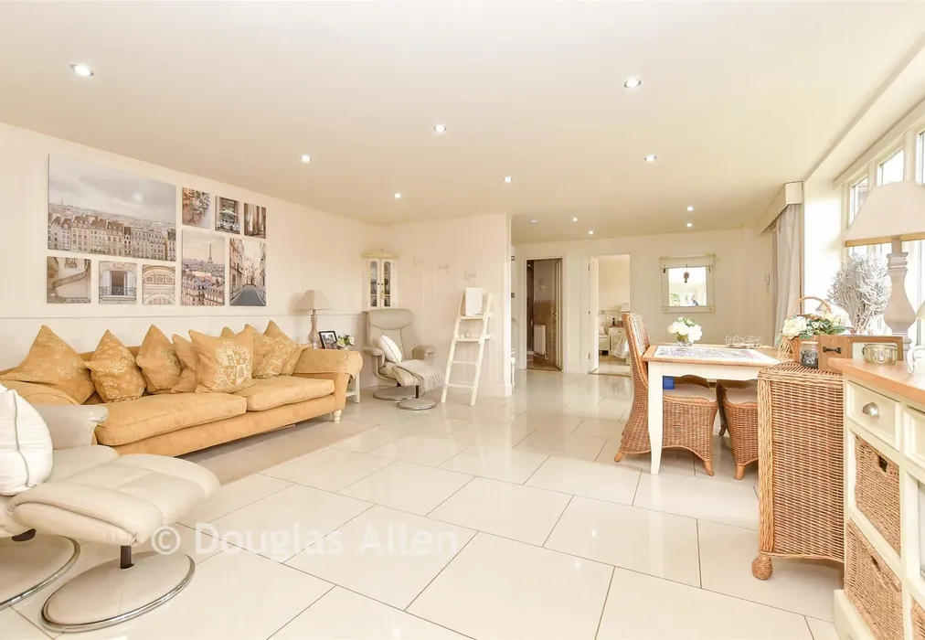 Lounge - Home Farm, Fiddlers Hamlet, Essex - Wards of Kent