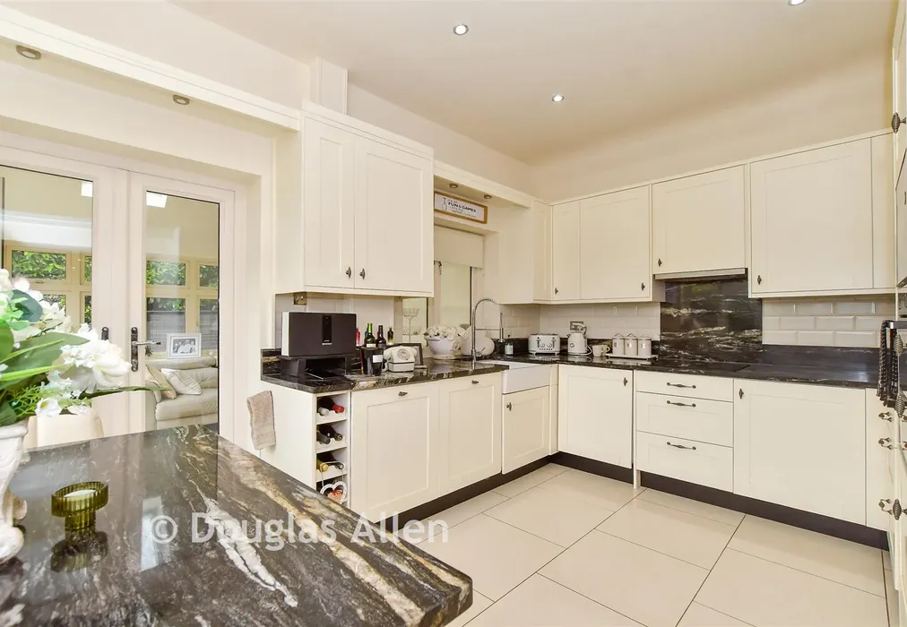 Kitchen - Home Farm, Fiddlers Hamlet, Essex - Wards of Kent