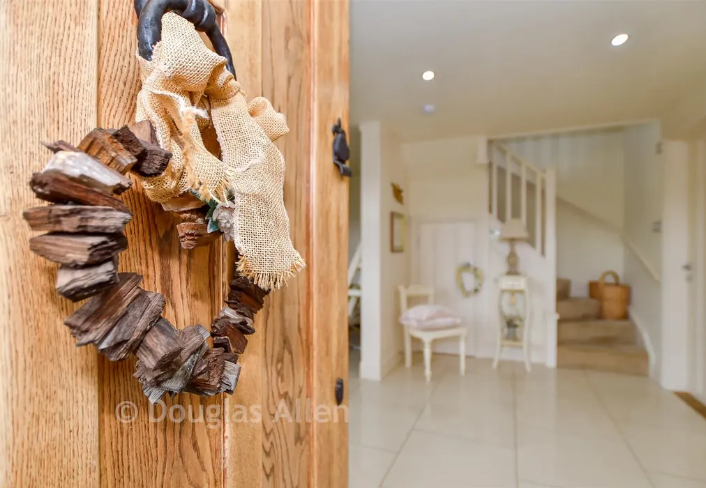 Internal Lifestyle Photograph - Home Farm, Fiddlers Hamlet, Essex - Wards of Kent