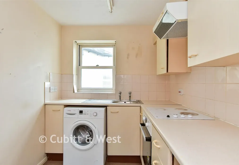 Kitchen - Park Crescent Place, Brighton, East Sussex - Wards of Kent