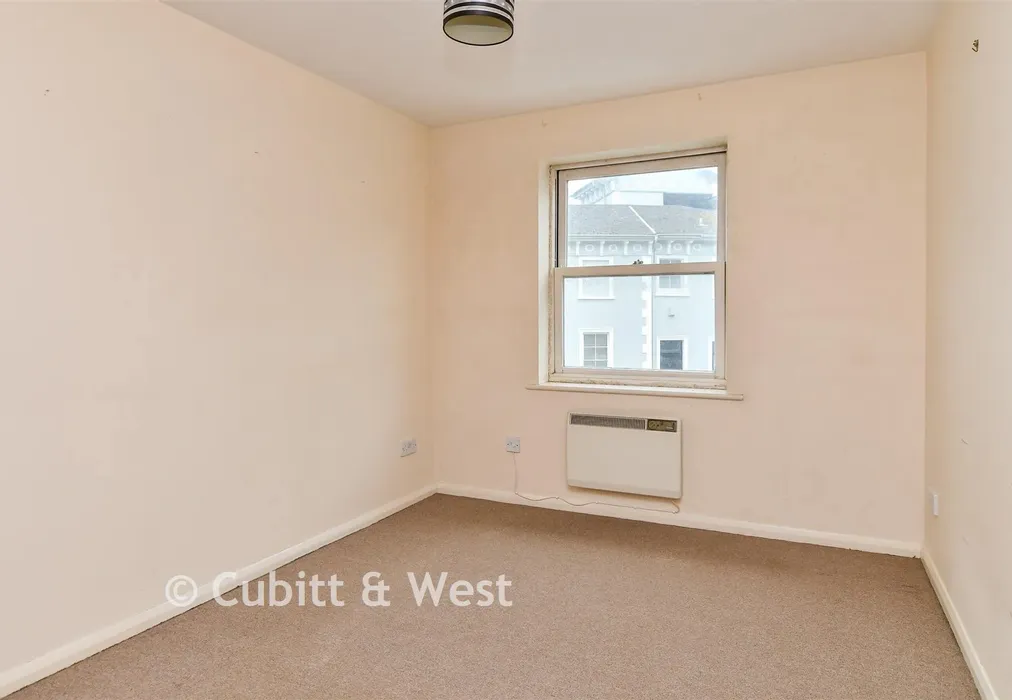 Bedroom - Park Crescent Place, Brighton, East Sussex - Wards of Kent
