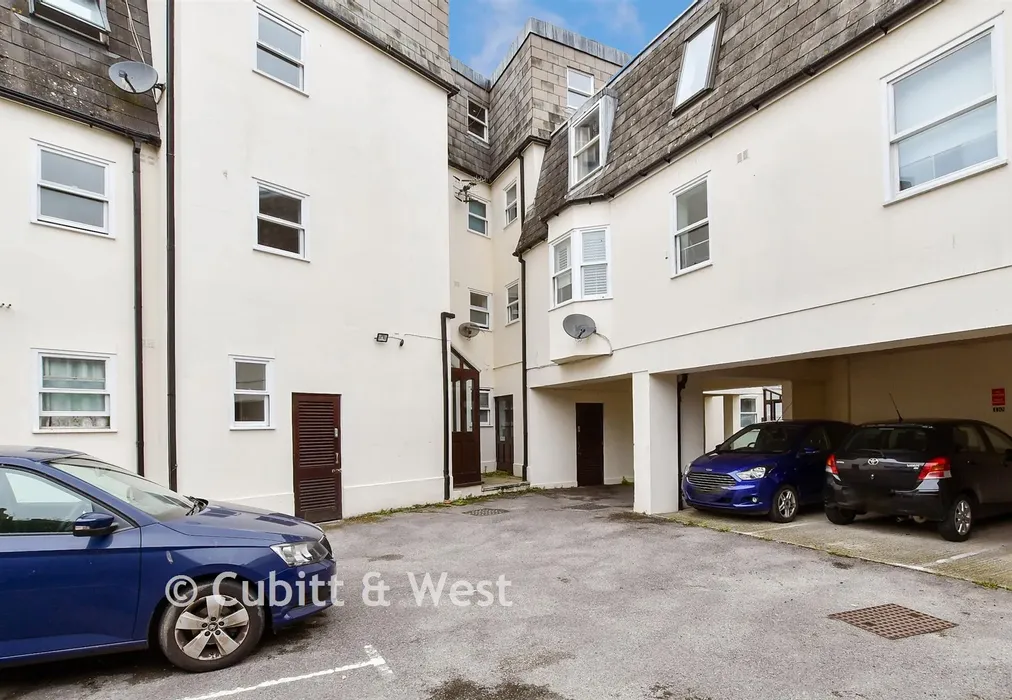Driveway/Parking - Park Crescent Place, Brighton, East Sussex - Wards of Kent