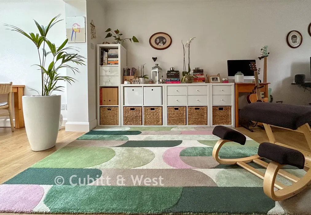 Lounge - Oak End, Beare Green, Surrey - Wards of Kent