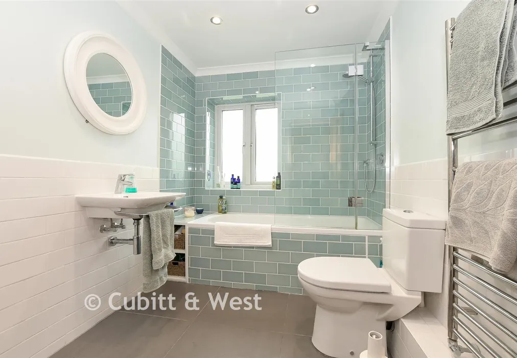 Bathroom - Oak End, Beare Green, Surrey - Wards of Kent